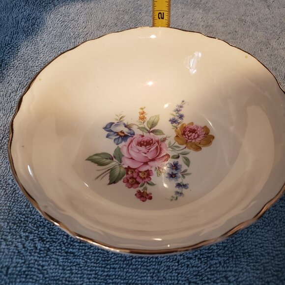 Hazel Bowl Plate Roses - Picture 2 of 5